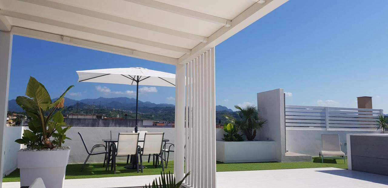 L'Isola Di Ago Apartment Torregrotta Екстериор снимка