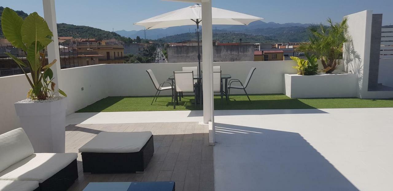 L'Isola Di Ago Apartment Torregrotta Екстериор снимка